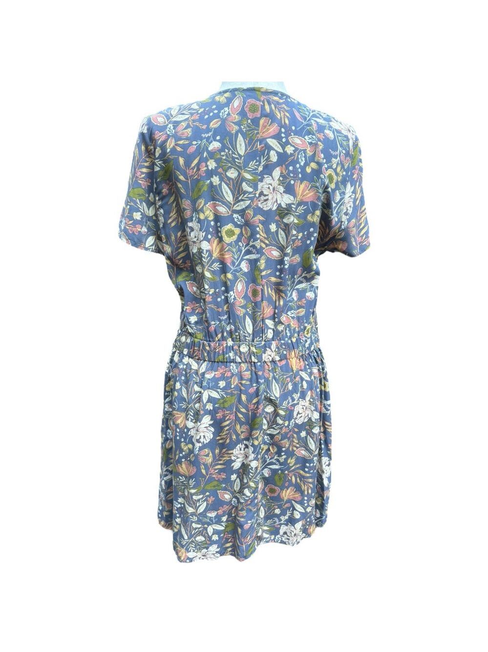 Susina M 8/10 Feminine Floral Wrap Dress Soft Rayon Flowy Casual Style Brunch - Picture 8 of 16